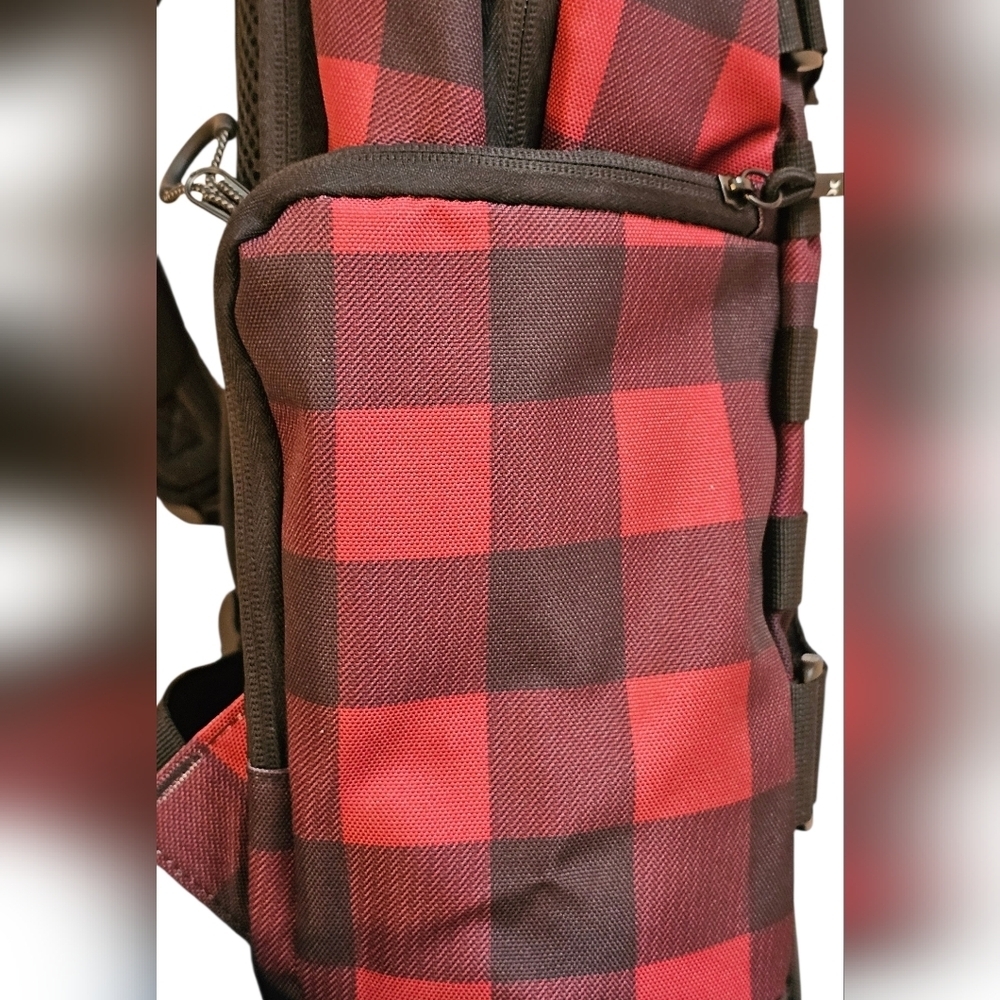 Hurley Red and Black Checkered Men's Skateboared Backpack, 15" And NEW! - Picture 6 of 11